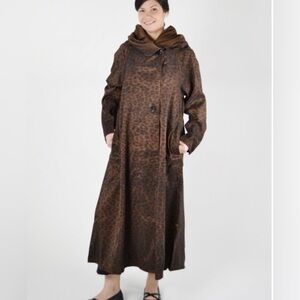 ⭐️Mycra PAC Now Reversible Hooded Leopard Print Rain Jacker/Cape⭐️